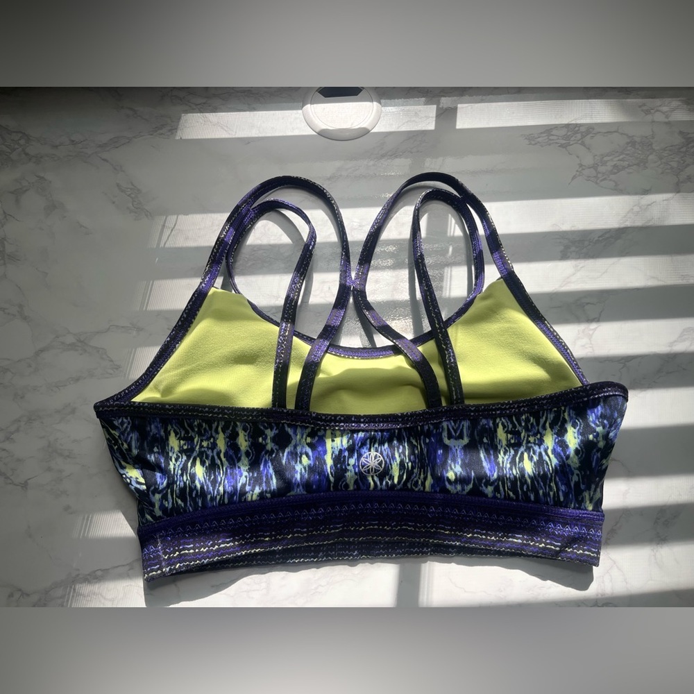 Women’s Gaiam Shine Yoga Medium Impact Sports Bra Size Small - Picture 2 of 5
